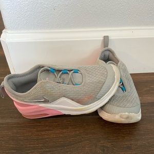 💕PreOwned Nike Sneakers 💕